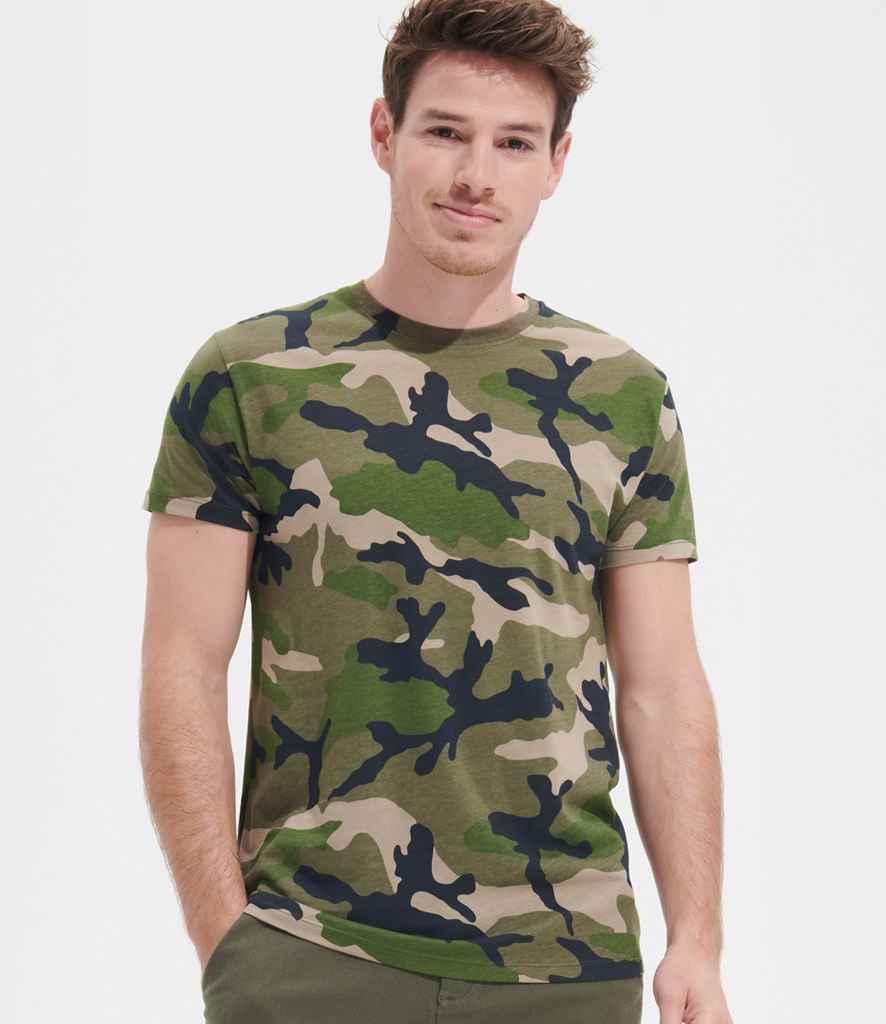 SOL'S Camo T-Shirt 01188 in Camouflage – model