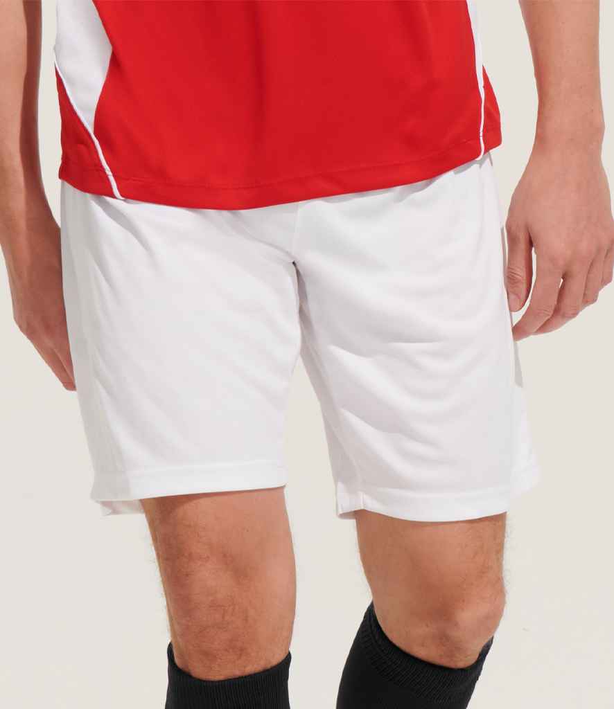 SOL'S San Siro 2 Shorts 01221 in White – model