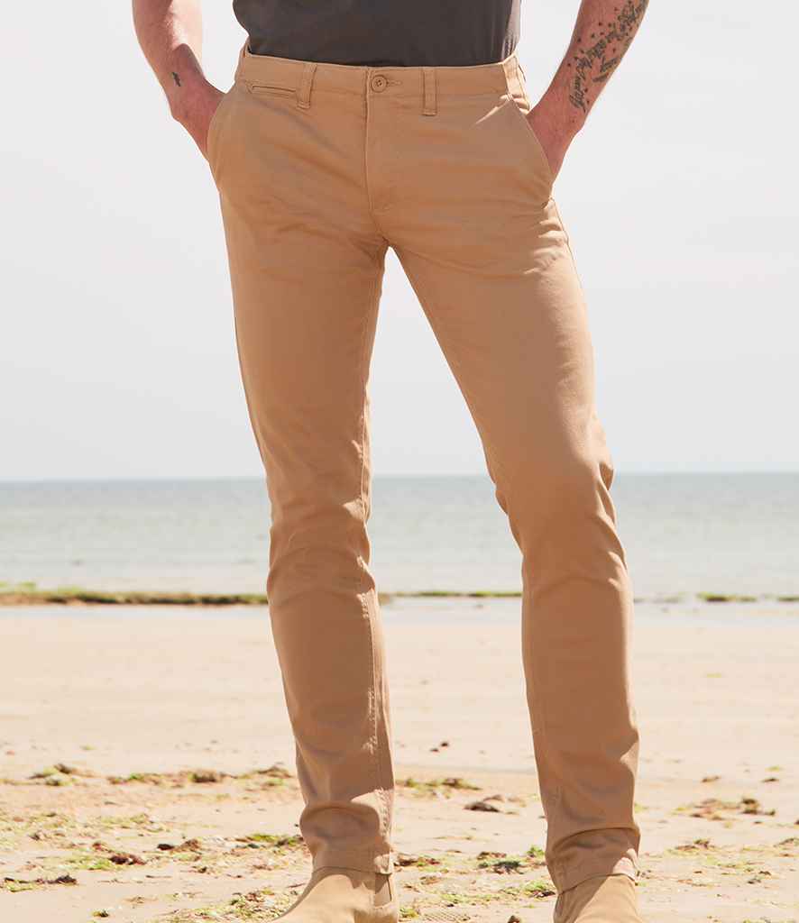 SOL'S Jules Chino Trousers 01424 in Chestnut – model