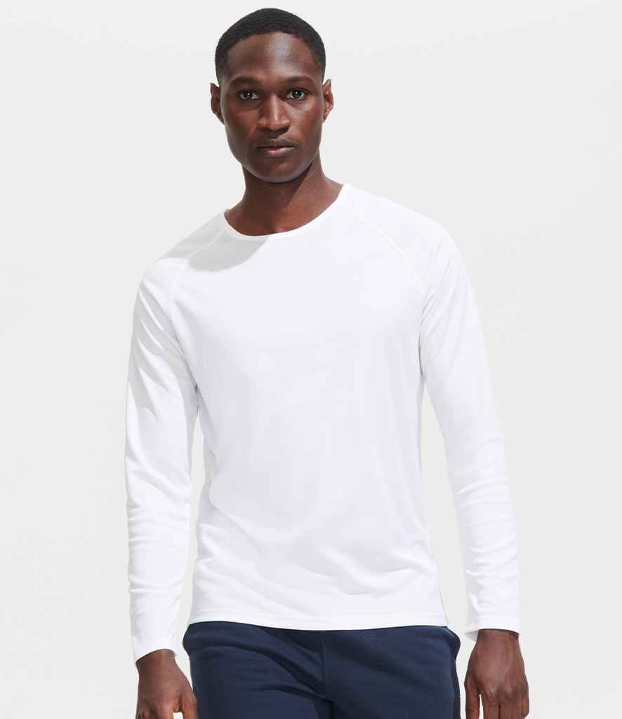 SOL'S Sporty Long Sleeve Performance T-Shirt 02071 in White – model