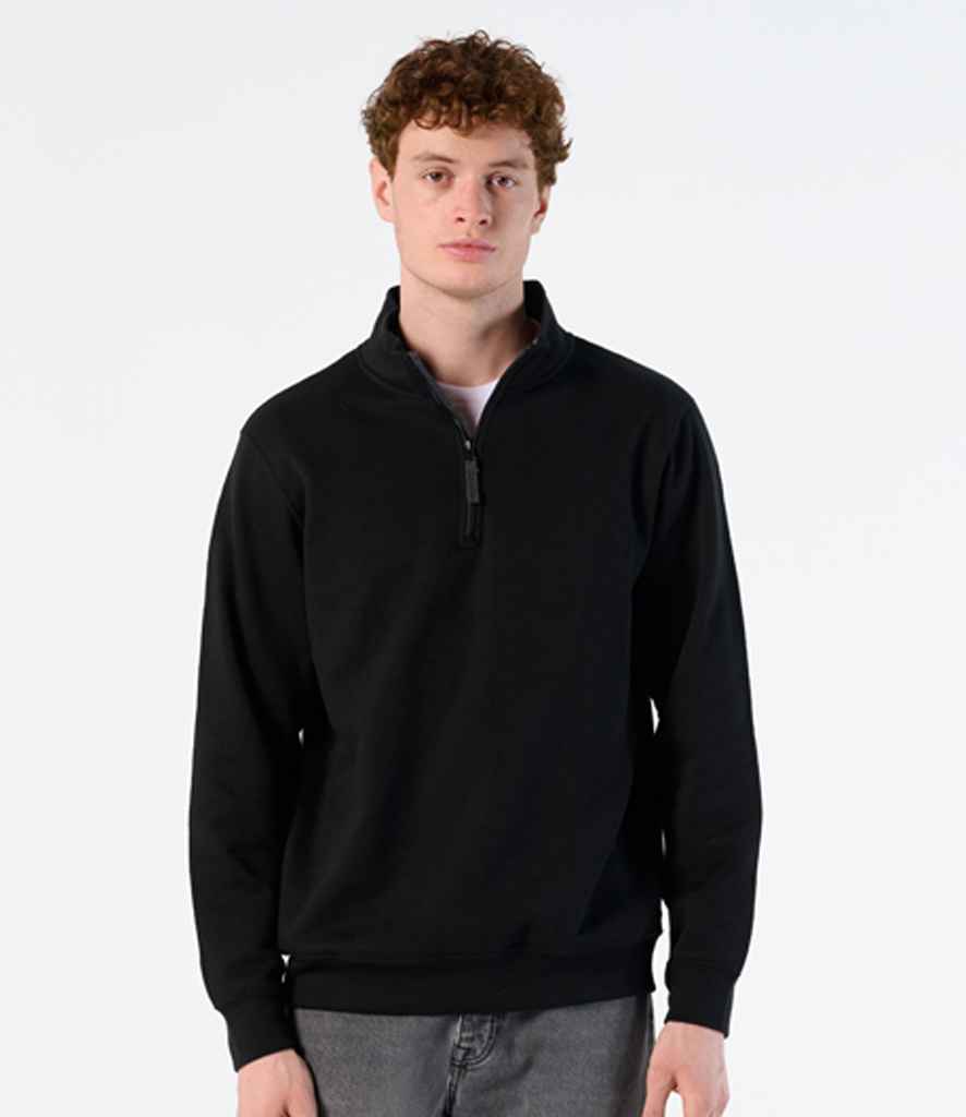 SOL'S Stan Contrast Zip Neck Sweatshirt 02088 in Black – model