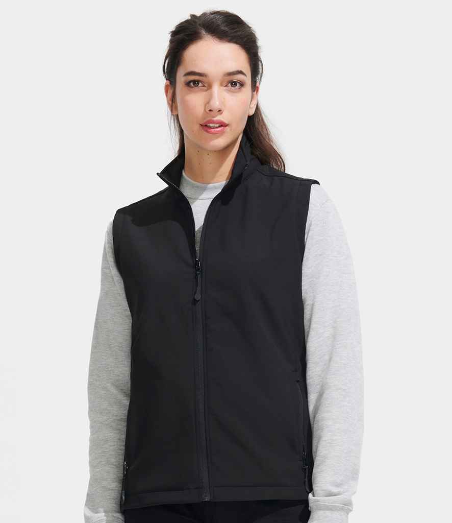 SOL'S Ladies Race Soft Shell Bodywarmer 02888 in Black – model