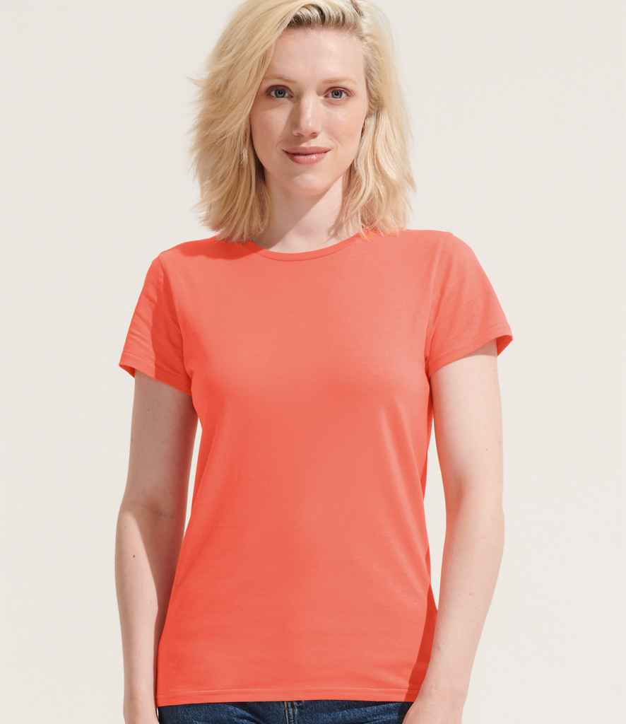 SOL'S Ladies Crusader Organic T-Shirt 03581 in Pop Orange – model