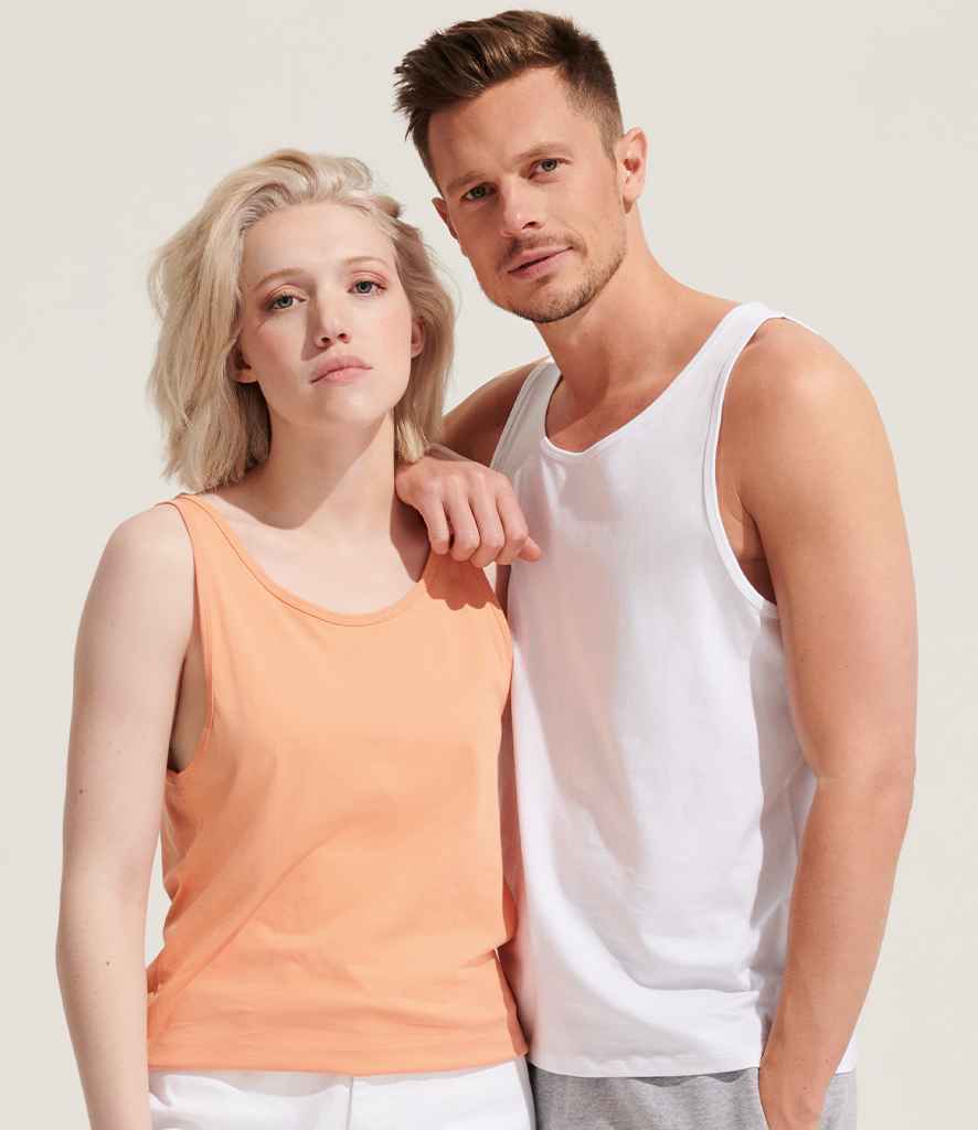 SOL'S Unisex Crusader Tank Top 03880 in Peach – model