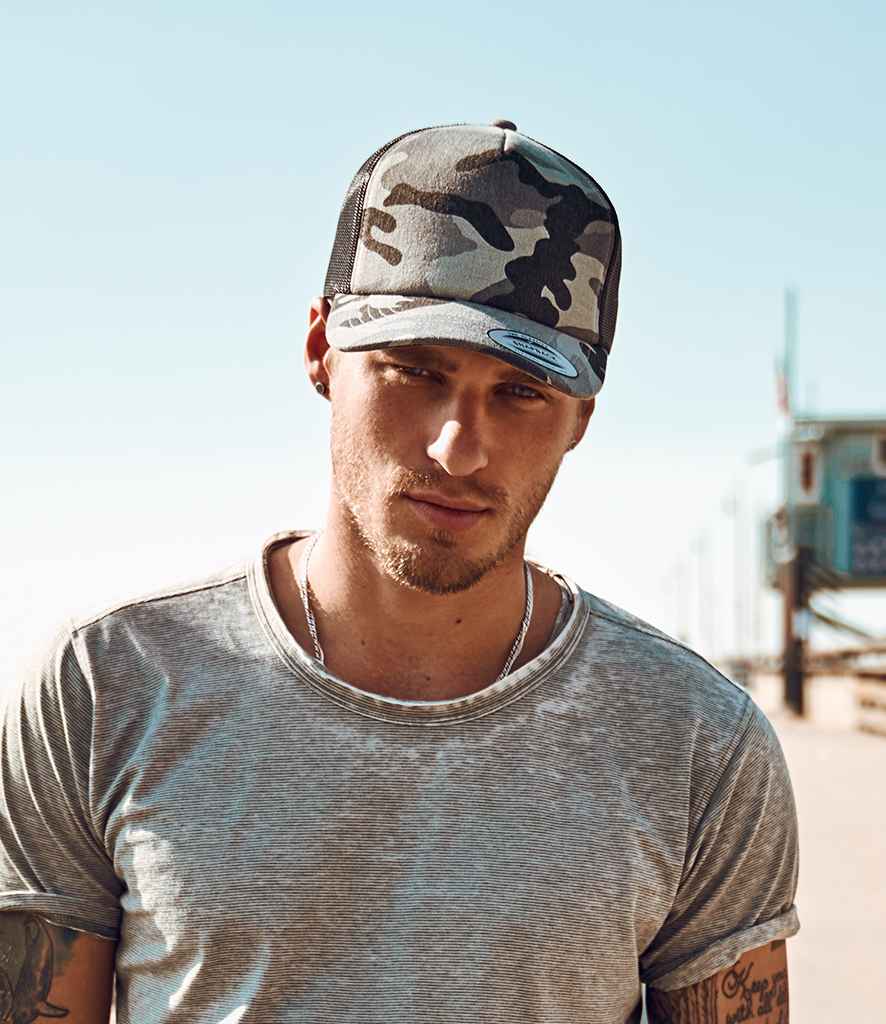 Flexfit Classic Camo Trucker Cap F6606C in Dark Camo/Black – model