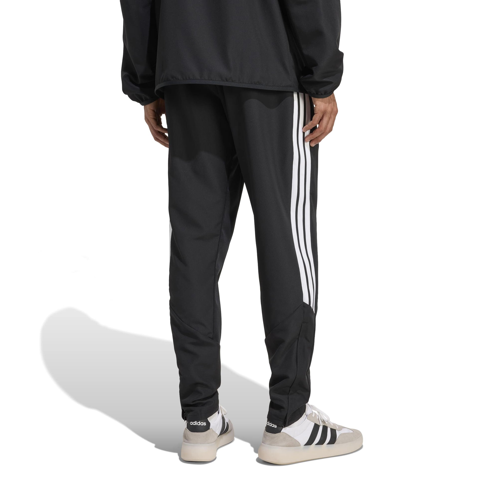 Black/White