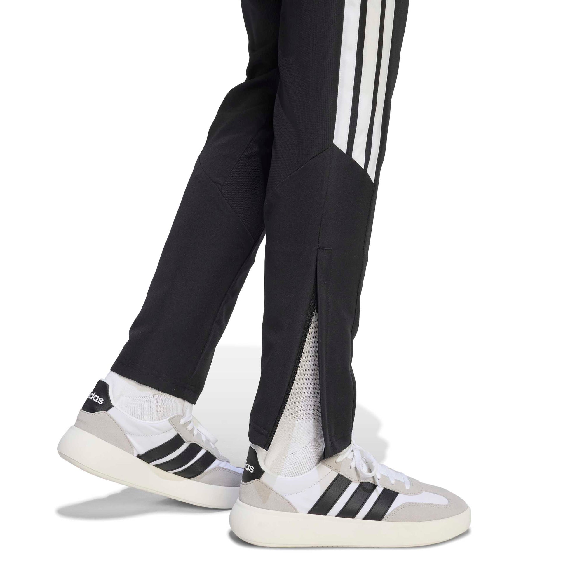 Black/White