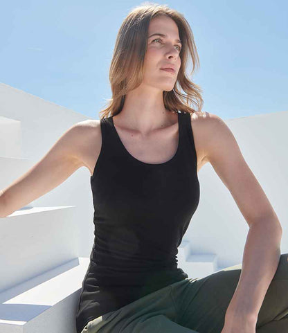 SF Clothing Ladies Feel Good Stretch Vest SK123 in Black – model